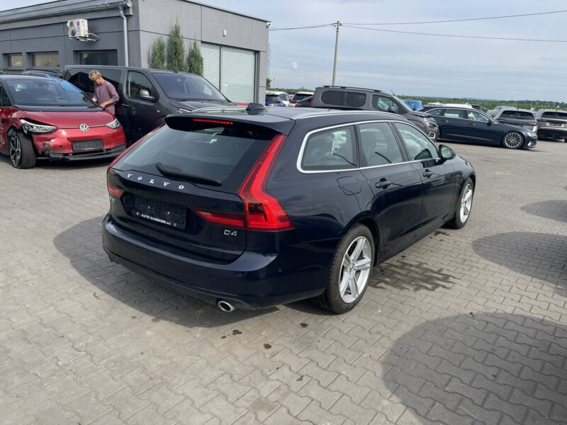 Volvo V90 D4 Momentum Virtual Panorama Podgrzewanie