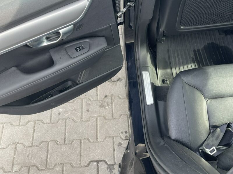Volvo V90 D4 Momentum Virtual Panorama Podgrzewanie