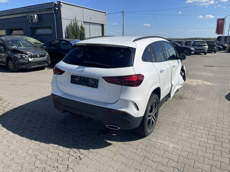 Mercedes GLA 200 AMGline Automat 4Matic Podgrzewane Skóra 150KM