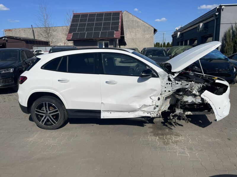Mercedes GLA 200 AMGline Automat 4Matic Podgrzewane Skóra 150KM