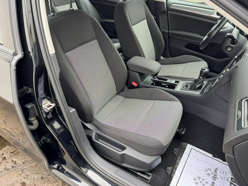 Volkswagen Golf Salon Polska, Bezwypadkowy - Gwarancja 12 miesięcy VII (2012-)