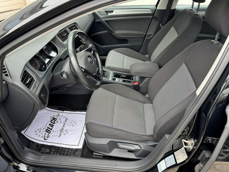 Volkswagen Golf Salon Polska, Bezwypadkowy - Gwarancja 12 miesięcy VII (2012-)