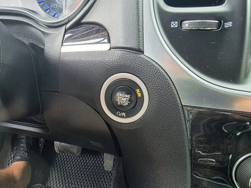 Chrysler 300C 3.6 Benzyna 286 KM, Skóra, Alu 22", Kamera, LED, PL Menu, Wentyle