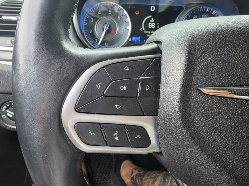 Chrysler 300C 3.6 Benzyna 286 KM, Skóra, Alu 22", Kamera, LED, PL Menu, Wentyle