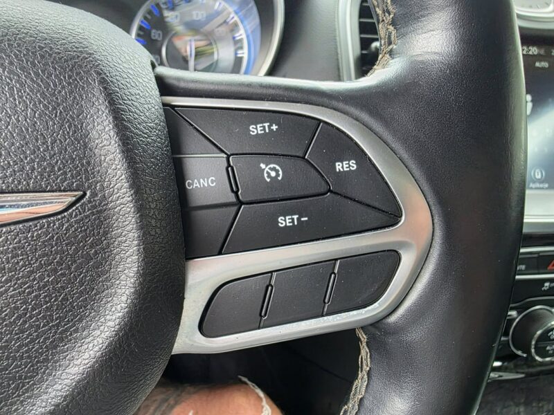 Chrysler 300C 3.6 Benzyna 286 KM, Skóra, Alu 22", Kamera, LED, PL Menu, Wentyle