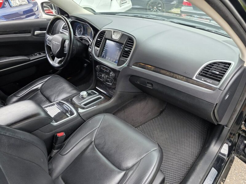 Chrysler 300C 3.6 Benzyna 286 KM, Skóra, Alu 22", Kamera, LED, PL Menu, Wentyle