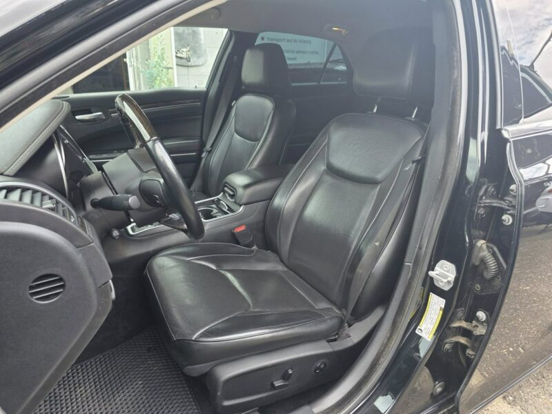 Chrysler 300C 3.6 Benzyna 286 KM, Skóra, Alu 22", Kamera, LED, PL Menu, Wentyle