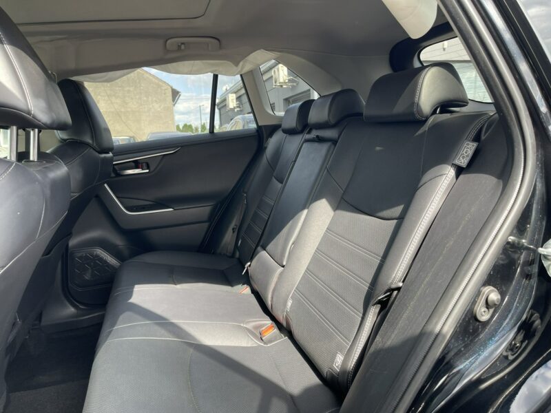 Toyota RAV-4 Hybrid Automat 4x4 Kamera Podgrzewanie 218KM V (2018)