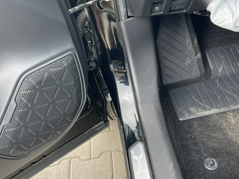 Toyota RAV-4 Hybrid Automat 4x4 Kamera Podgrzewanie 218KM V (2018)