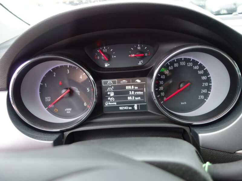 Opel Astra Opel Astra Sports Tourer z 2017 roku z silnikiem 1.6 (1598 cm³) K (2015-2021)