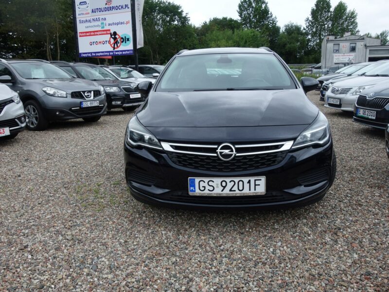 Opel Astra Opel Astra Sports Tourer z 2017 roku z silnikiem 1.6 (1598 cm³) K (2015-2021)