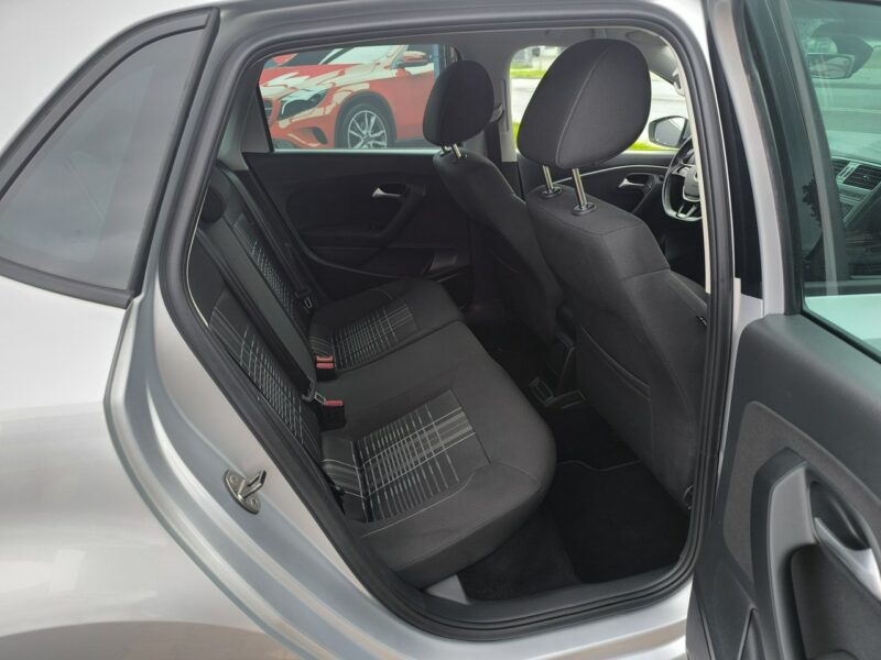 Volkswagen Polo 1.0i MPI 70KM LOUNGE Klimatronic Navi V (2009-2017)