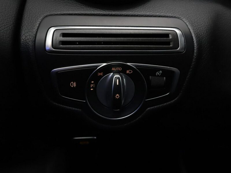 Mercedes C 220 Automat Navi Czujniki parkowania Automatyczna klimatyzacja Podgrzewane W205 (2014-2021)