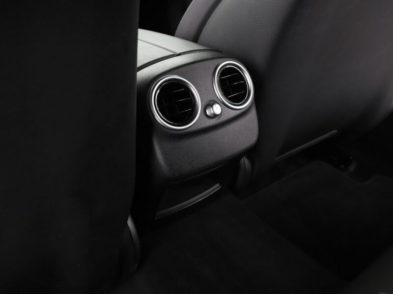 Mercedes C 220 Automat Navi Czujniki parkowania Automatyczna klimatyzacja Podgrzewane W205 (2014-2021)