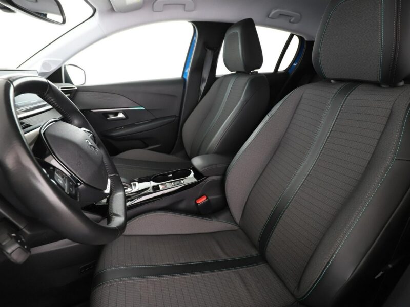 Peugeot 208 FULL LED klima auto navi bluetooth PDC II (2019 -)