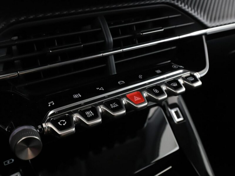 Peugeot 208 FULL LED klima auto navi bluetooth PDC II (2019 -)