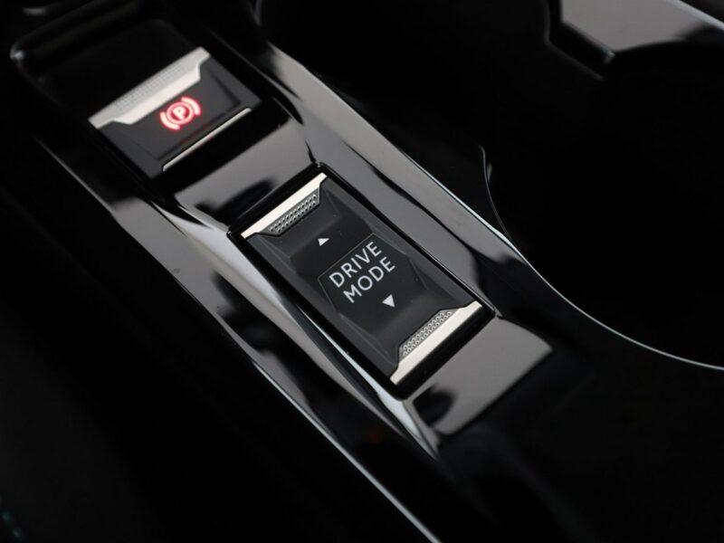 Peugeot 208 FULL LED klima auto navi bluetooth PDC II (2019 -)