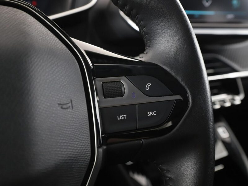 Peugeot 208 FULL LED klima auto navi bluetooth PDC II (2019 -)