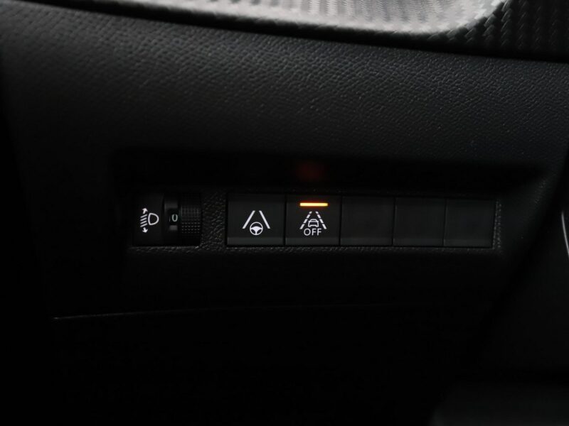 Peugeot 208 FULL LED klima auto navi bluetooth PDC II (2019 -)