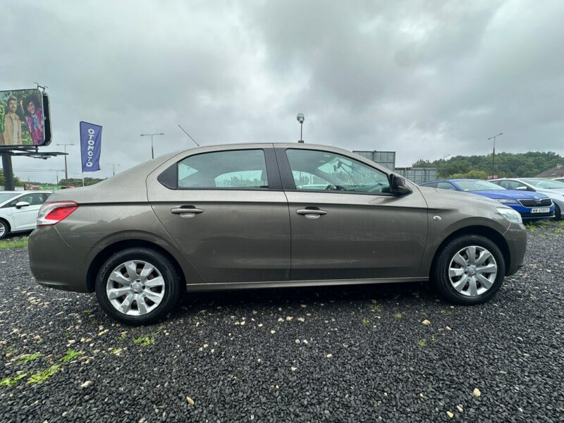 Peugeot 301 Stan Bardzo Dobry Bezwypadkowy Serwisowany