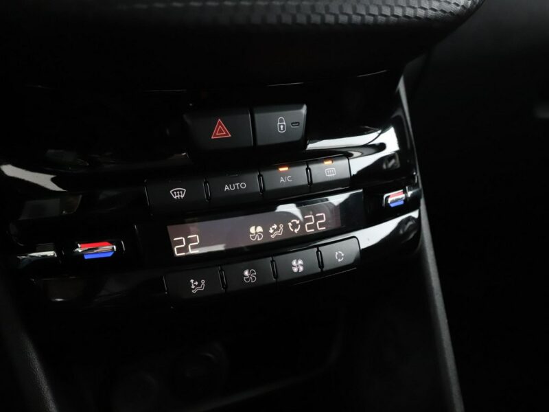 Peugeot 2008 Automat klima auto PDC navi bluetooth I (2013-2019)