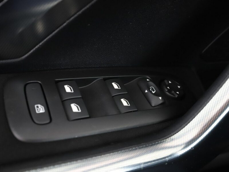 Peugeot 2008 Automat klima auto PDC navi bluetooth I (2013-2019)