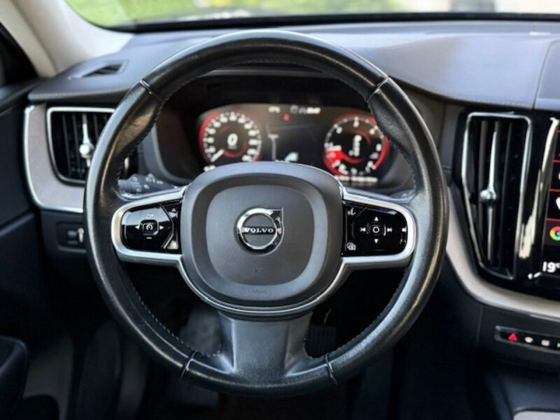 Volvo XC 60 D4 190PS, INSCRIPTION, BLISY, KAMERA, GWARANCJA! II (2017-)