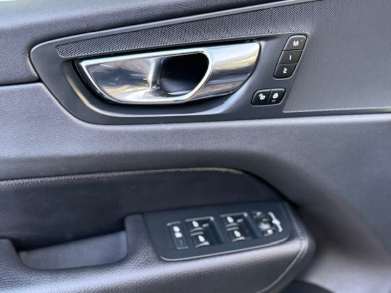Volvo XC 60 D4 190PS, INSCRIPTION, BLISY, KAMERA, GWARANCJA! II (2017-)