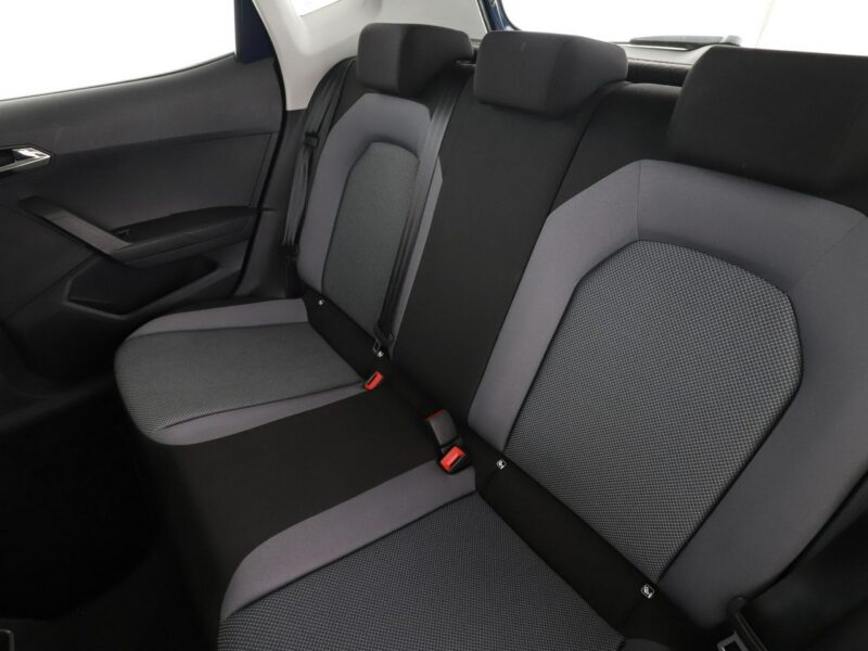 Seat Arona navigacja klimatyzacja czujniki parkowania multifunkcja
