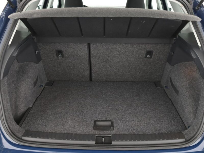 Seat Arona navigacja klimatyzacja czujniki parkowania multifunkcja