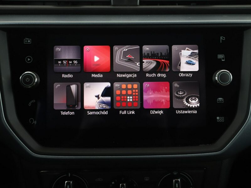 Seat Arona navigacja klimatyzacja czujniki parkowania multifunkcja