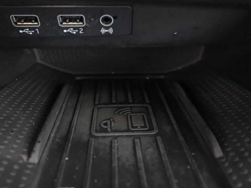 Seat Arona navigacja klimatyzacja czujniki parkowania multifunkcja