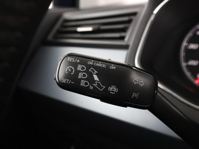 Seat Arona navigacja klimatyzacja czujniki parkowania multifunkcja