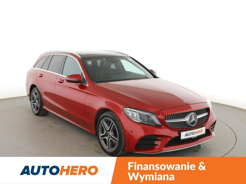 Mercedes C 300 PHEV AMG Line multibeam LED panorama virtual cocpit skóra/alcantara W205 (2014-2021)