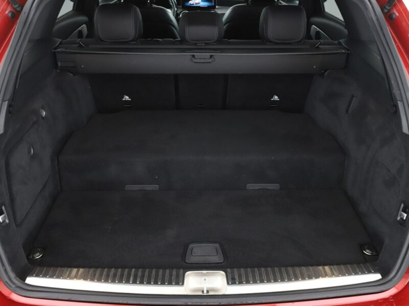 Mercedes C 300 PHEV AMG Line multibeam LED panorama virtual cocpit skóra/alcantara W205 (2014-2021)