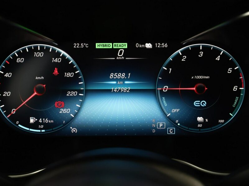 Mercedes C 300 PHEV AMG Line multibeam LED panorama virtual cocpit skóra/alcantara W205 (2014-2021)