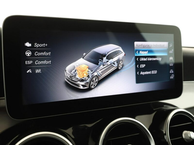 Mercedes C 300 PHEV AMG Line multibeam LED panorama virtual cocpit skóra/alcantara W205 (2014-2021)