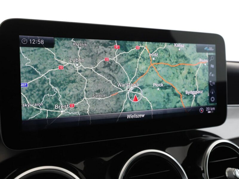 Mercedes C 300 PHEV AMG Line multibeam LED panorama virtual cocpit skóra/alcantara W205 (2014-2021)