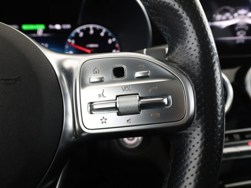 Mercedes C 300 PHEV AMG Line multibeam LED panorama virtual cocpit skóra/alcantara W205 (2014-2021)