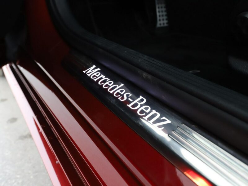Mercedes C 300 PHEV AMG Line multibeam LED panorama virtual cocpit skóra/alcantara W205 (2014-2021)