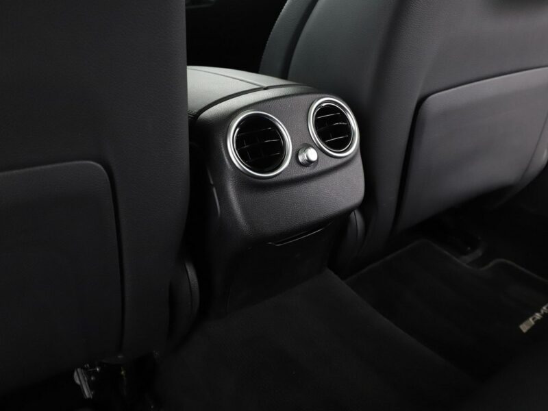 Mercedes C 300 PHEV AMG Line multibeam LED panorama virtual cocpit skóra/alcantara W205 (2014-2021)
