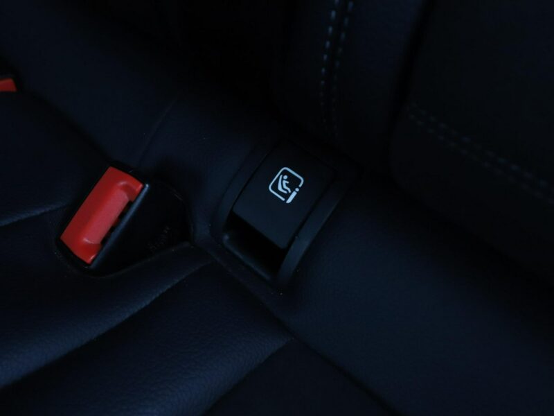 Mercedes C 300 PHEV AMG Line multibeam LED panorama virtual cocpit skóra/alcantara W205 (2014-2021)