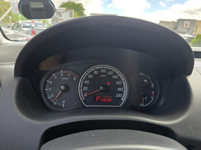 Suzuki Swift 1.5 Benzyna 102 KM, Automat, Klimatyzacja, Grzane Fotele, Alufelgi IV (2004-2010)