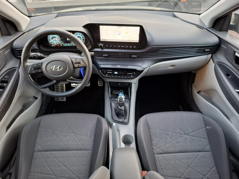 Hyundai Bayon Unikatowy. Benzyna / Hybryda. Manual. Niski, Oryginalny Przebieg.