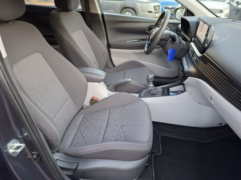 Hyundai Bayon Unikatowy. Benzyna / Hybryda. Manual. Niski, Oryginalny Przebieg.
