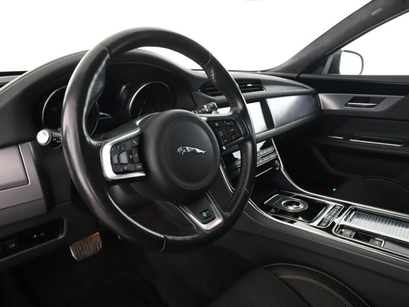 Jaguar XF 20d SportBreak Automat R-Sport Navi Tempomat Grzane Fotele Bixenon Kam X260 (2015-)