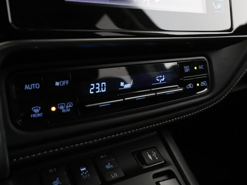Toyota Auris 1.8 Hybrid Edition-S+ Klimatronik Tempomat Grzane Fotele Kamera LED II (2012-)