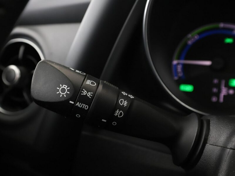 Toyota Auris 1.8 Hybrid Edition-S+ Klimatronik Tempomat Grzane Fotele Kamera LED II (2012-)