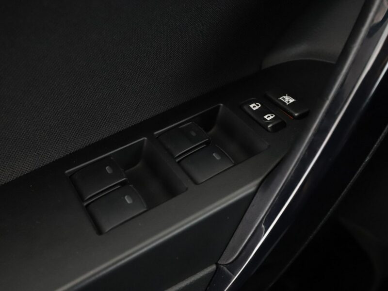 Toyota Auris 1.8 Hybrid Edition-S+ Klimatronik Tempomat Grzane Fotele Kamera LED II (2012-)
