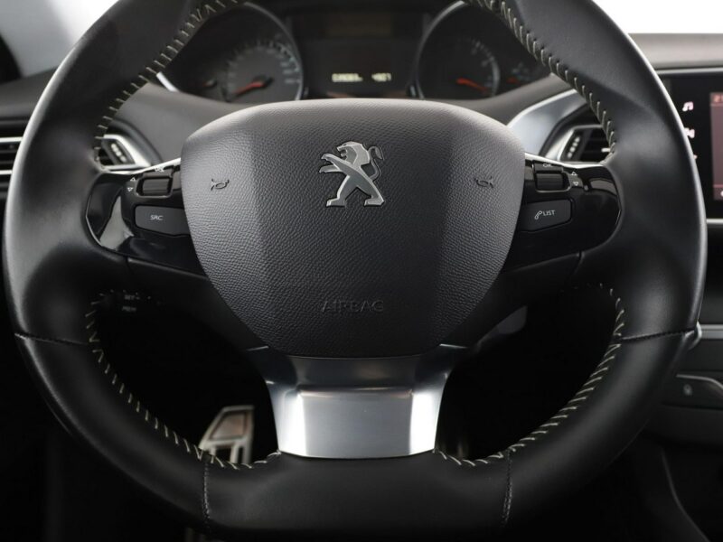 Peugeot 308 navi klima auto kamera i czujniki parkowania T9 (2014-2021)